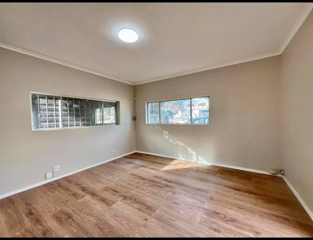 BUSINESS PROPERTY TO RENT IN BEACH ESTATE